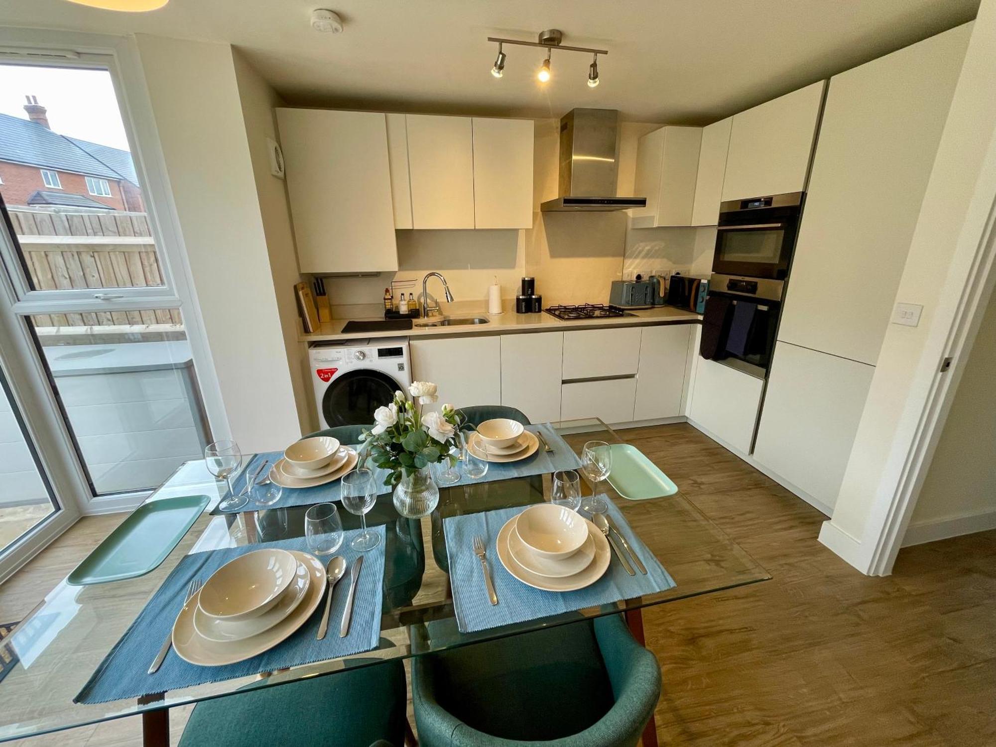 3-Bedroom Luxury Stay With Free Parking Market Harborough Εξωτερικό φωτογραφία