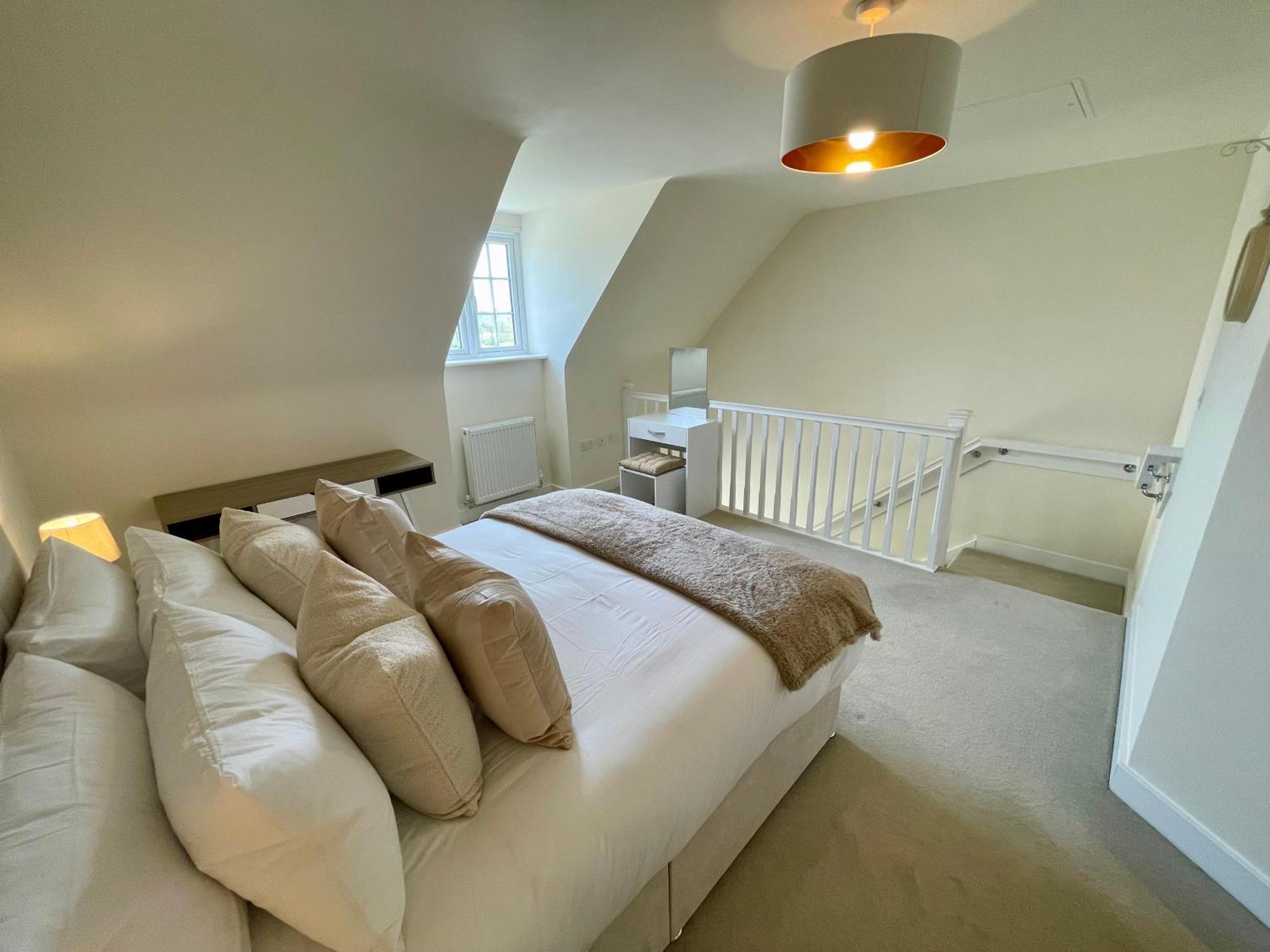 3-Bedroom Luxury Stay With Free Parking Market Harborough Εξωτερικό φωτογραφία