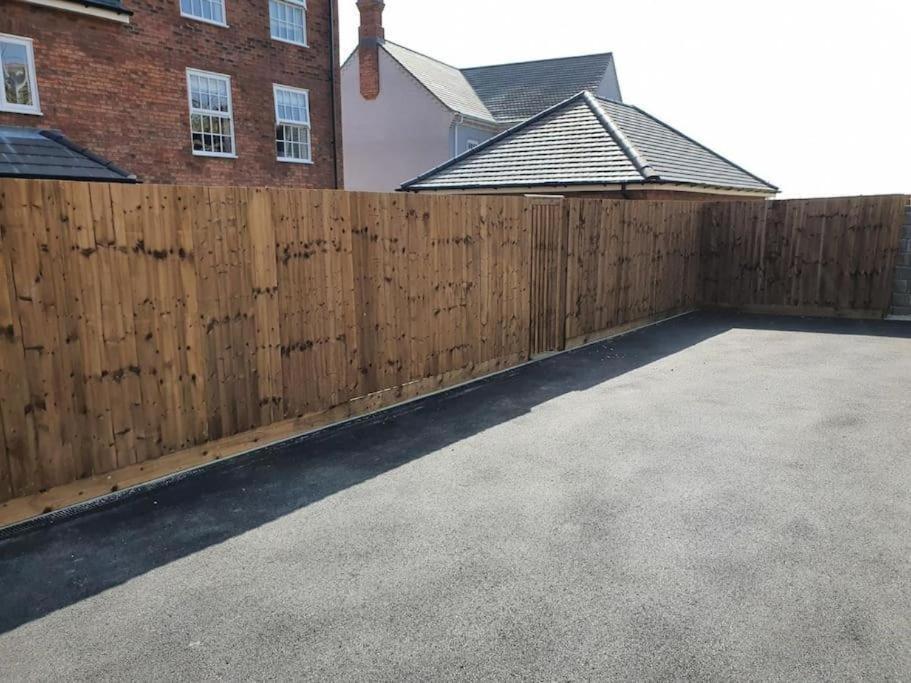 3-Bedroom Luxury Stay With Free Parking Market Harborough Εξωτερικό φωτογραφία